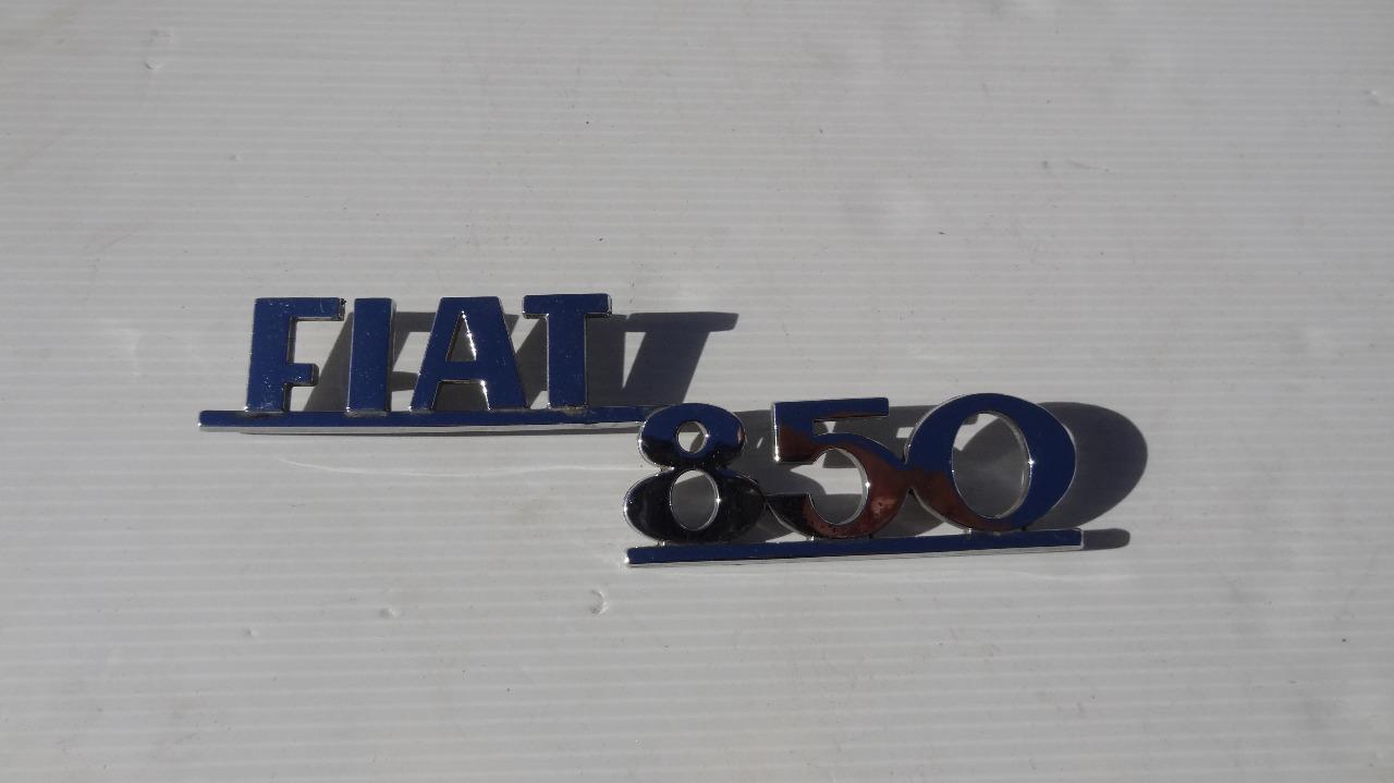 Monogramme FIAT 850 LesAnciennes.com