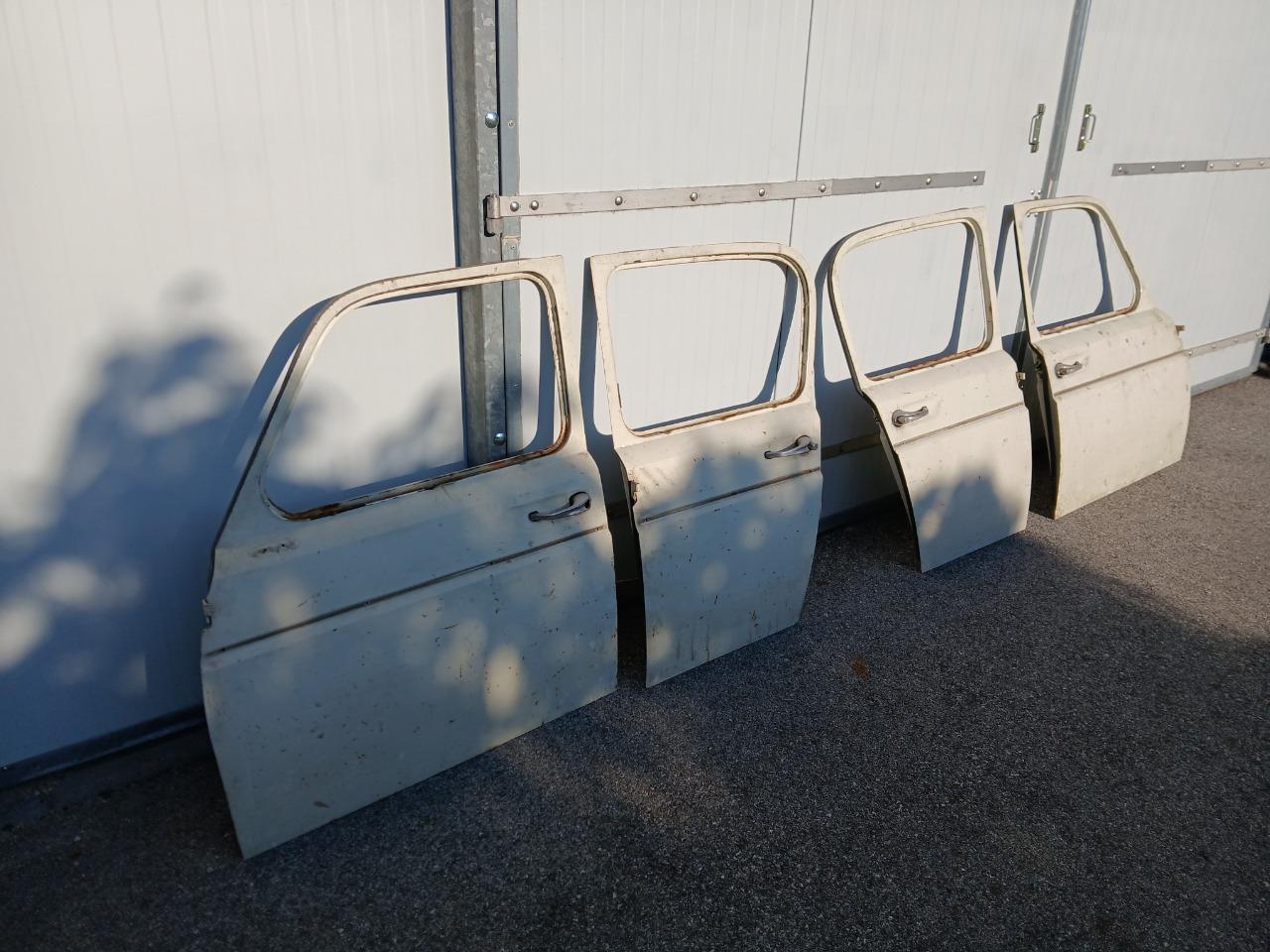 Portes RENAULT 4 (R4) LesAnciennes.com