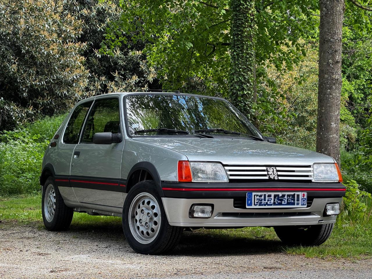 PEUGEOT 205 1.6 GTi 115ch - 1990 LesAnciennes.com