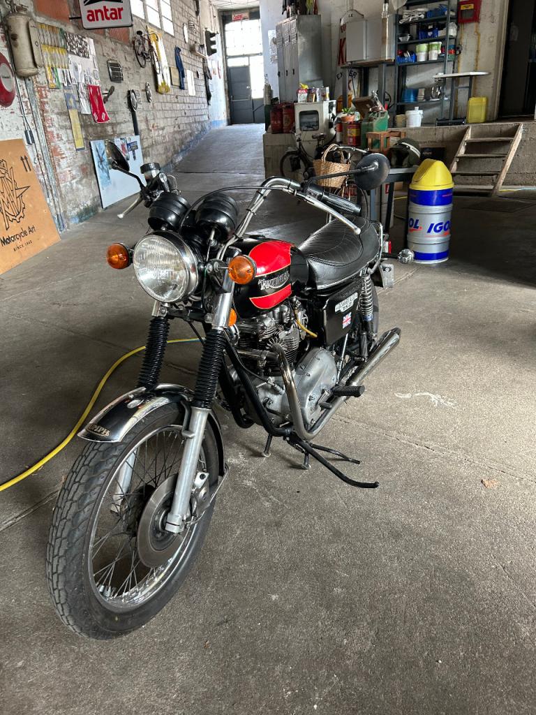 TRIUMPH Bonneville T140 - 1976 LesAnciennes.com