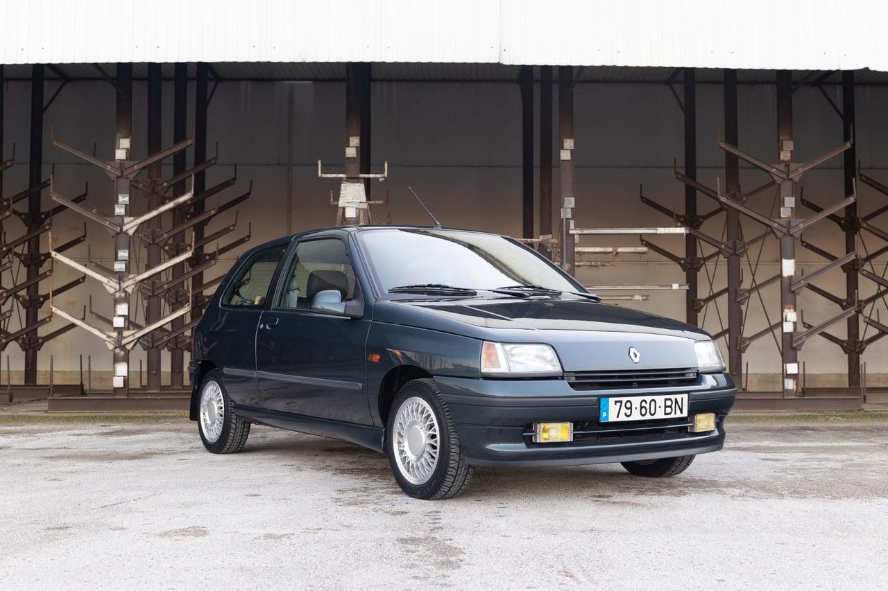 1993 Renault Clio Baccara 1.4L Manual LesAnciennes.com