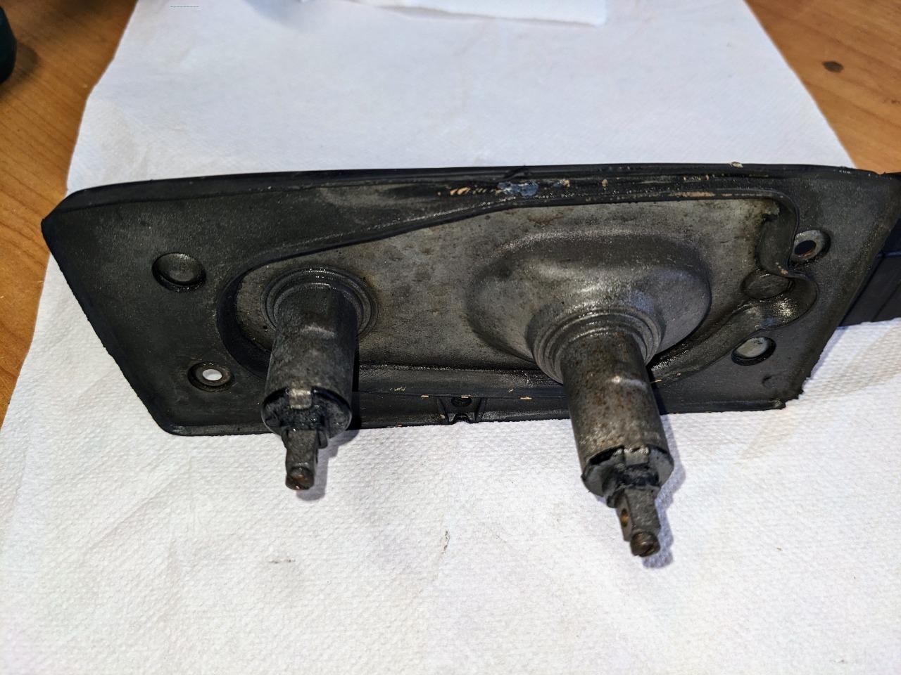 Socle de feu AV RENAULT 16 (R16) LesAnciennes.com