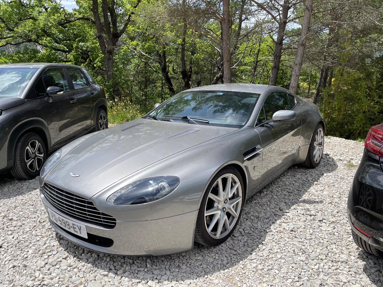 ASTON MARTIN Vantage LesAnciennes.com