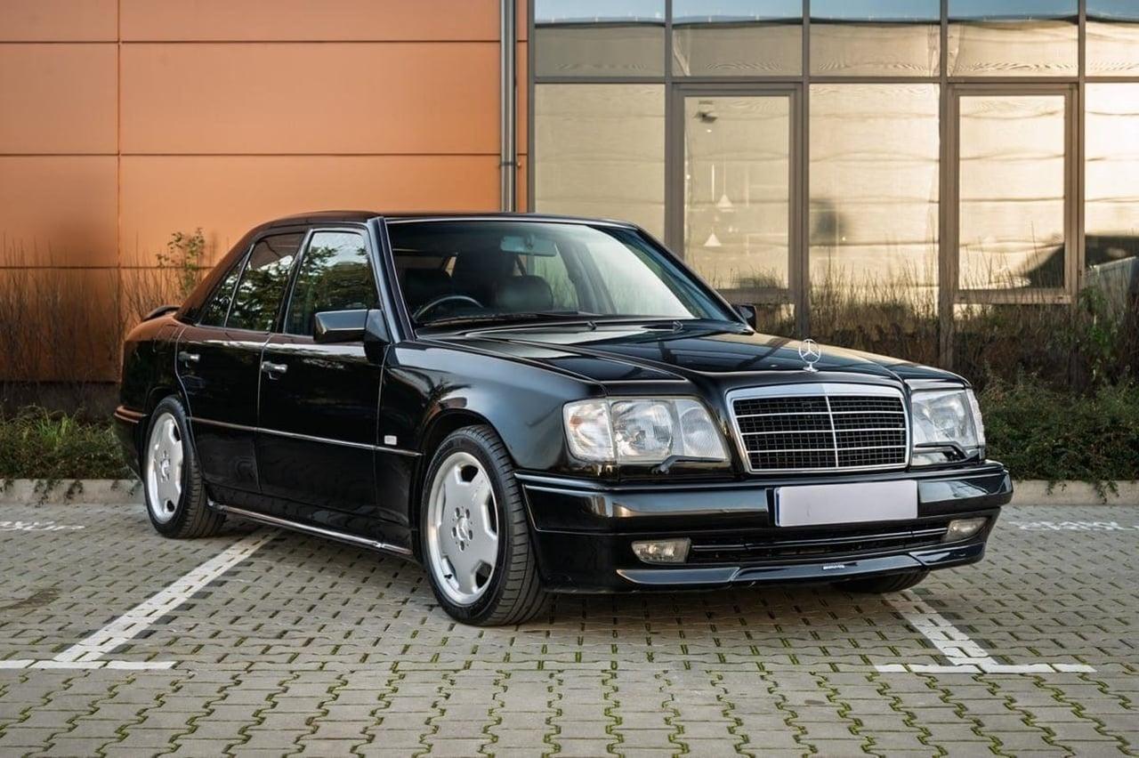 1995 Mercedes-Benz E36 AMG Auto W124 LesAnciennes.com