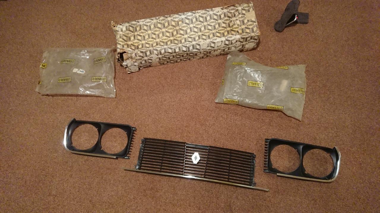 Calandre RENAULT 17 (R17) LesAnciennes.com