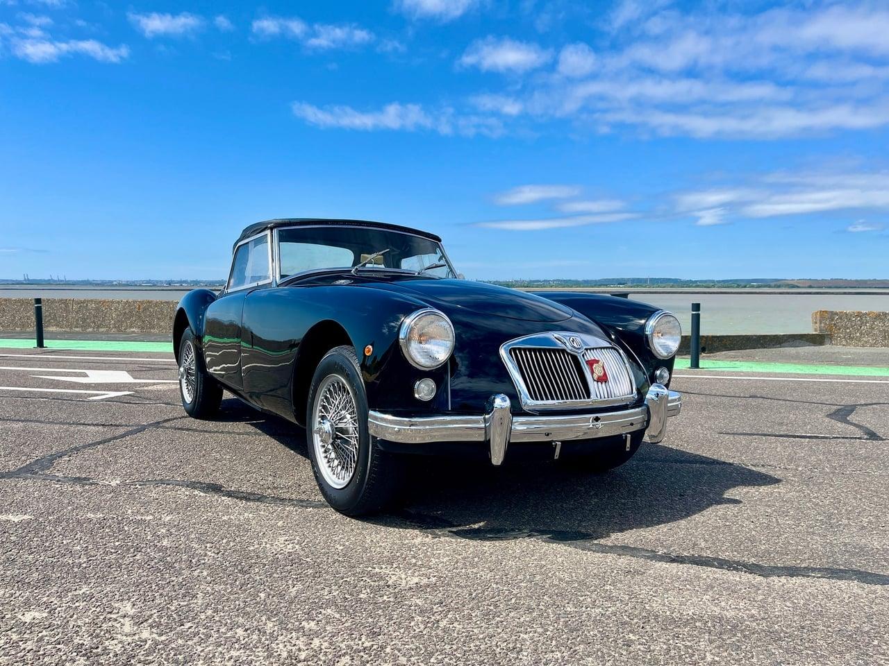 1958 MG MGA LesAnciennes.com