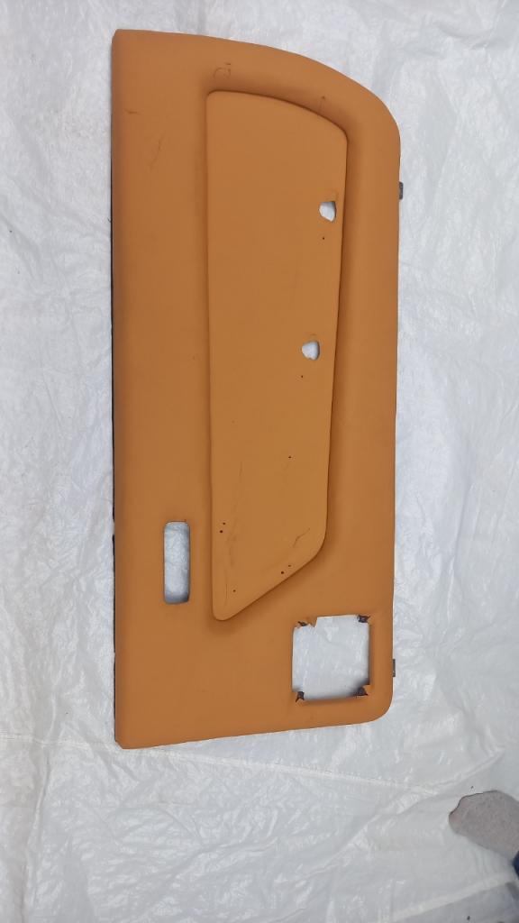 PANNEAU PORTE FERRARI 400 LesAnciennes.com