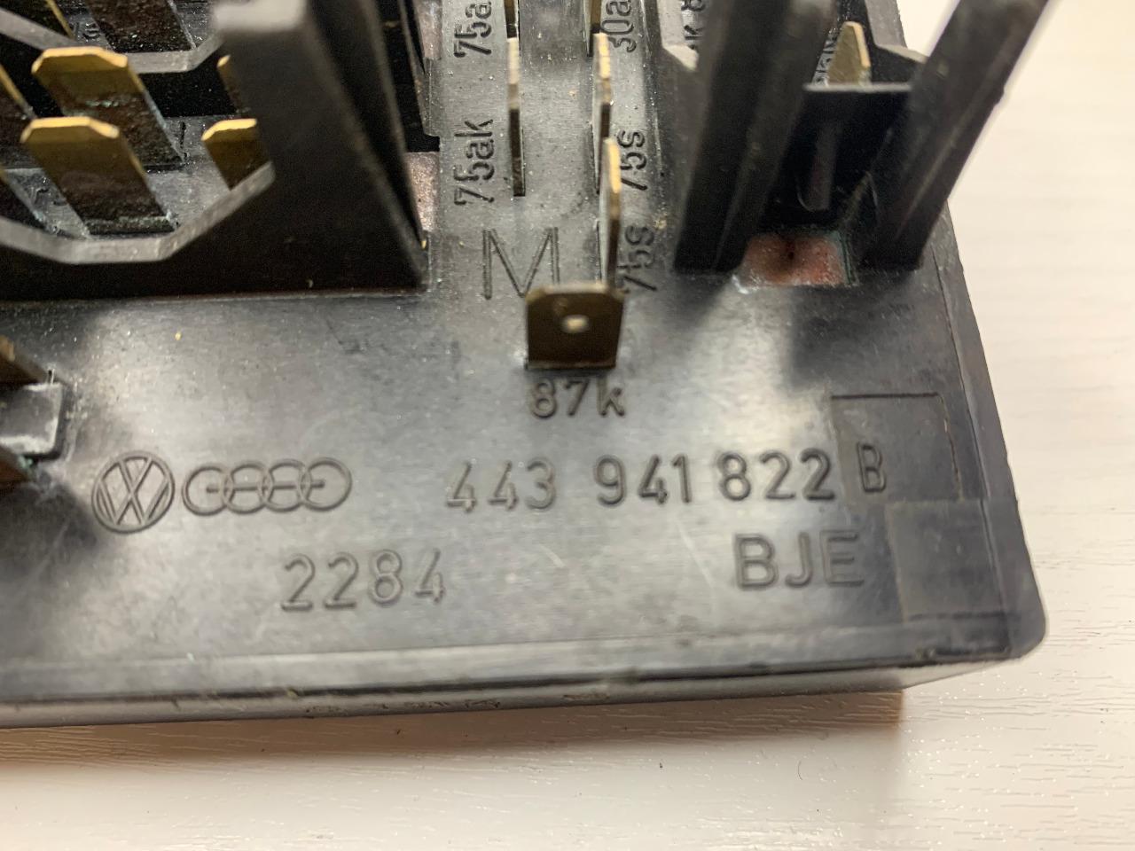 Boite à fusibles AUDI 80/90/100 cabriolet LesAnciennes.com