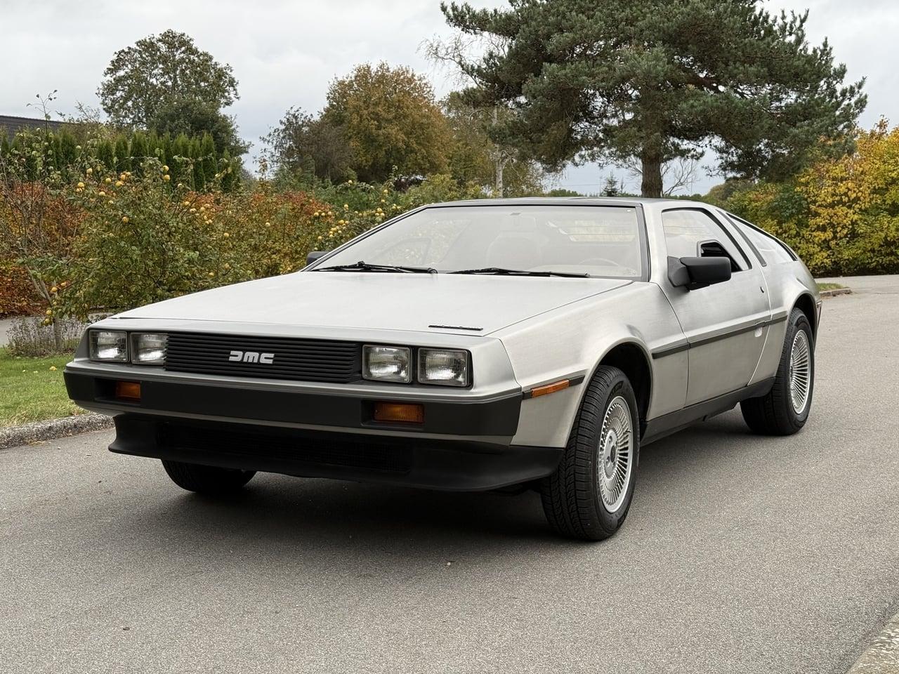 1982 DeLorean DMC-12 LHD Manual LesAnciennes.com