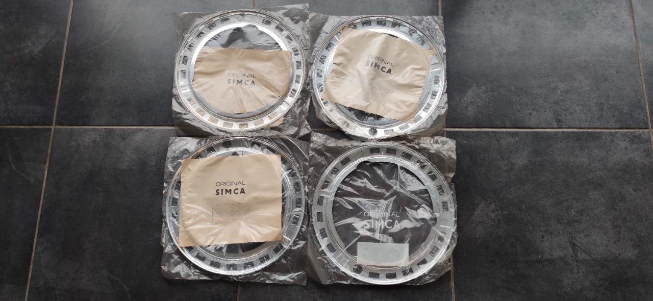 Couronnes d'enjoliveurs SIMCA 1300 1500 1301 1501 LesAnciennes.com