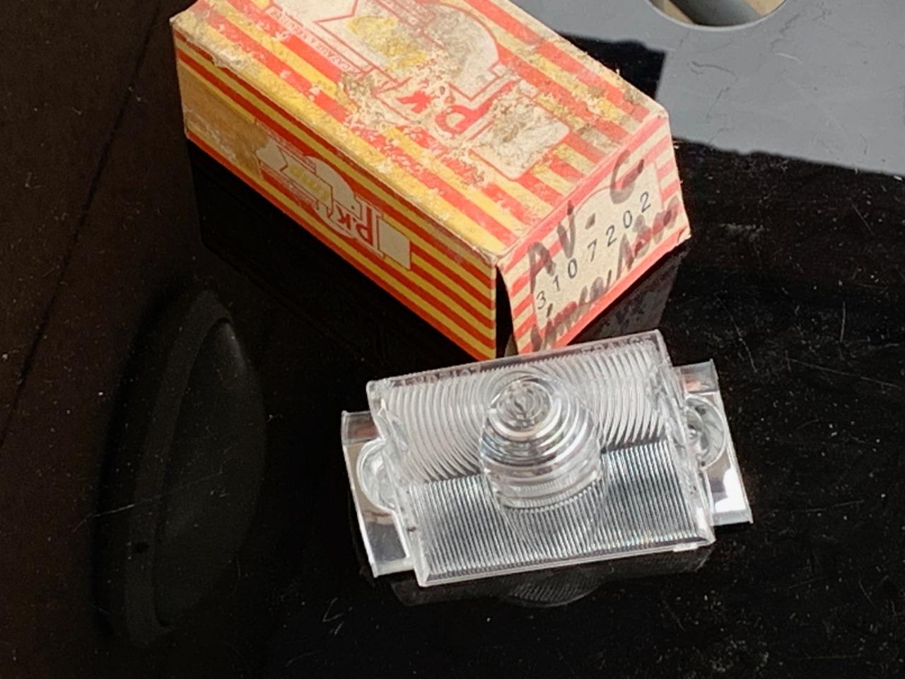 Cabochon Veilleuse / Clignotant SIMCA 1300, 1500 LesAnciennes.com