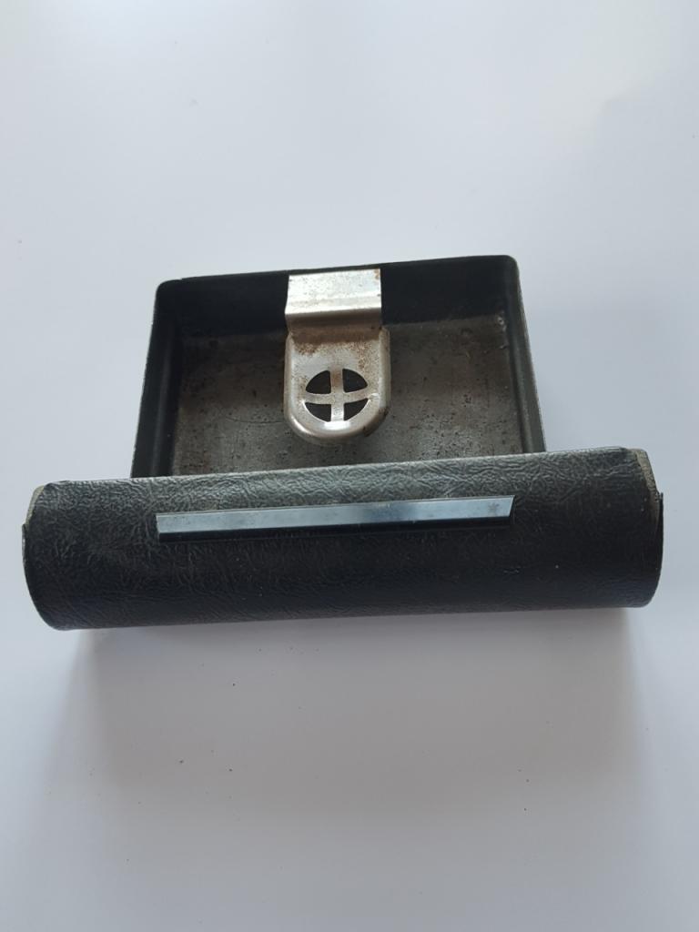 Cendrier RENAULT 8 (R8) 1135 GORDINI LesAnciennes.com