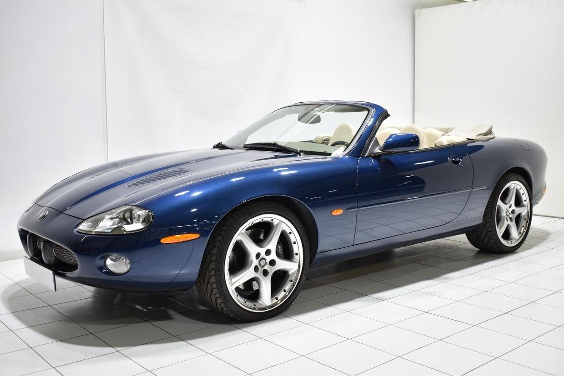 JAGUAR XK8 4.0 Cabriolet - 1997 LesAnciennes.com