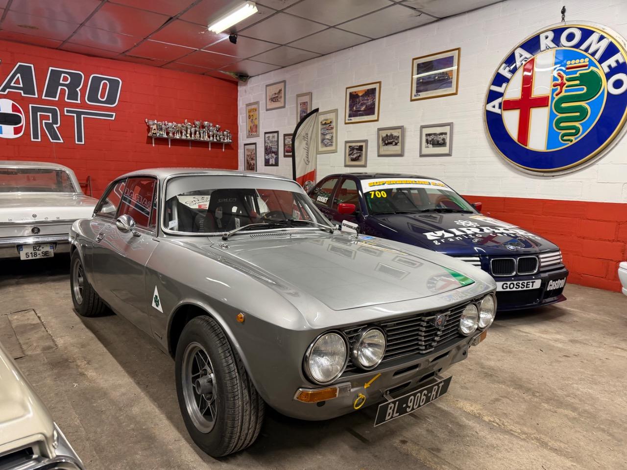 ALFA ROMEO Giulia 2000 Bertone - 1972 LesAnciennes.com