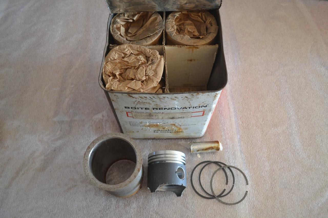 Kit chemises/pistons XC7 - XC7P PEUGEOT 404 neuf LesAnciennes.com