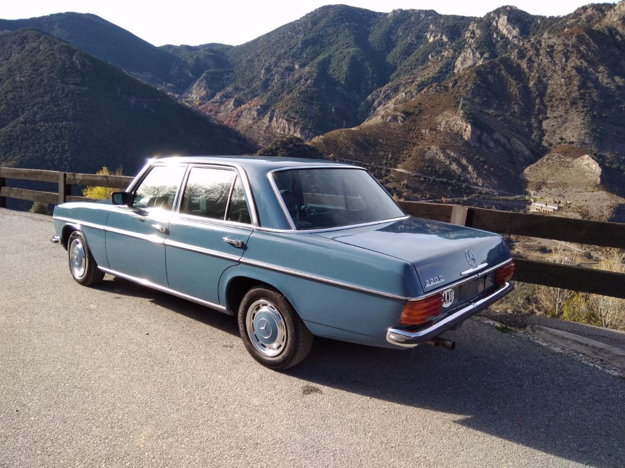 MERCEDES 220 D W 115 - 1974 LesAnciennes.com