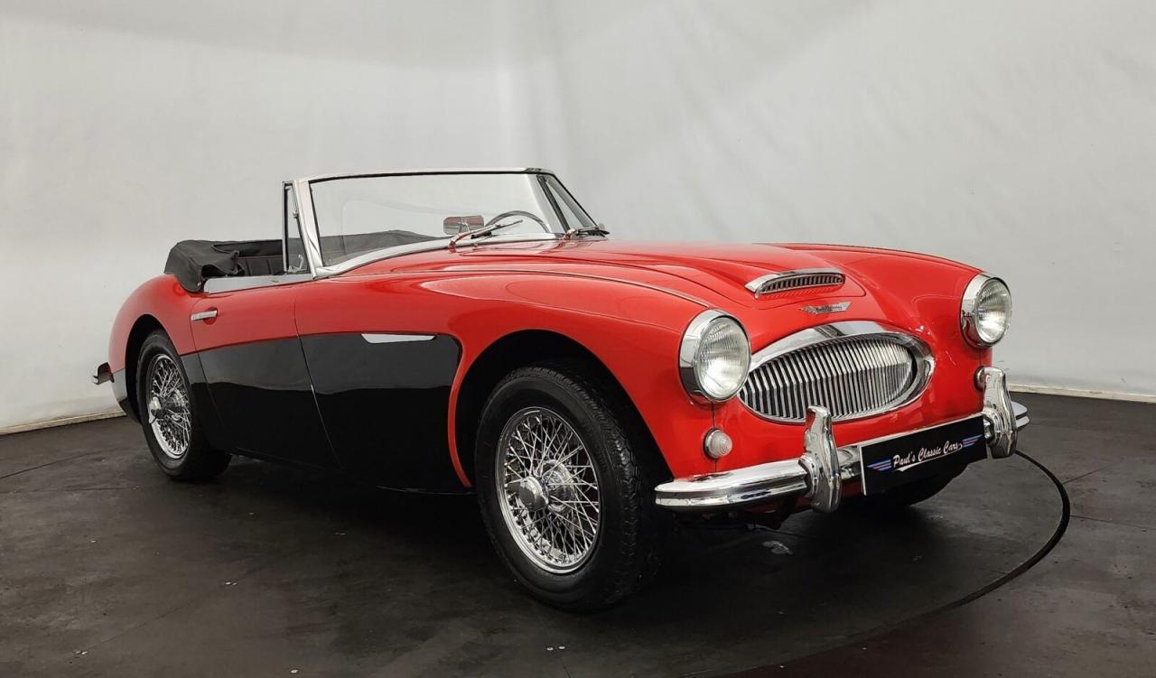 1963 Austin Healey 3000 MK2 BJ7 LesAnciennes.com