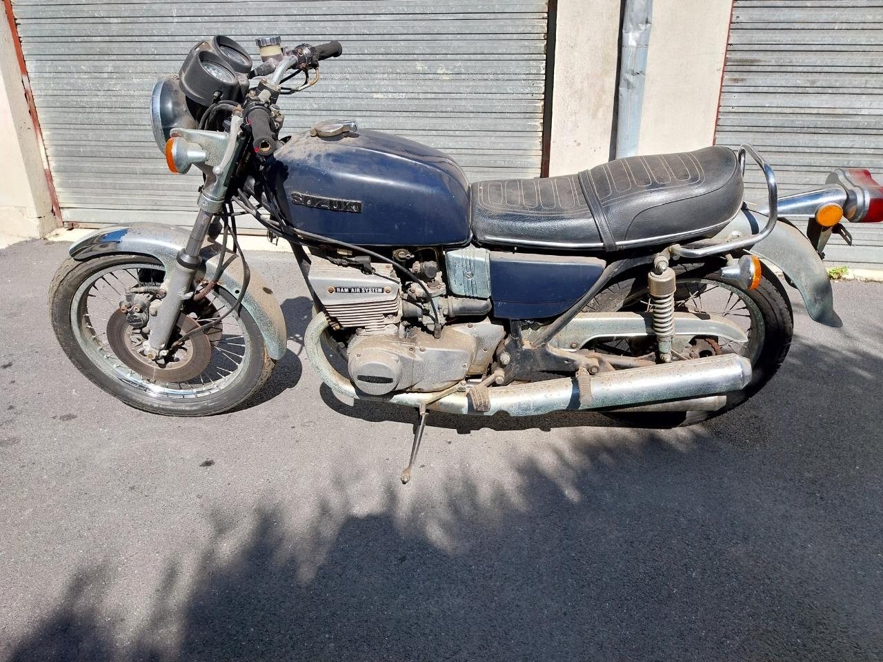 Pièces SUZUKI GT 550 et 380 LesAnciennes.com