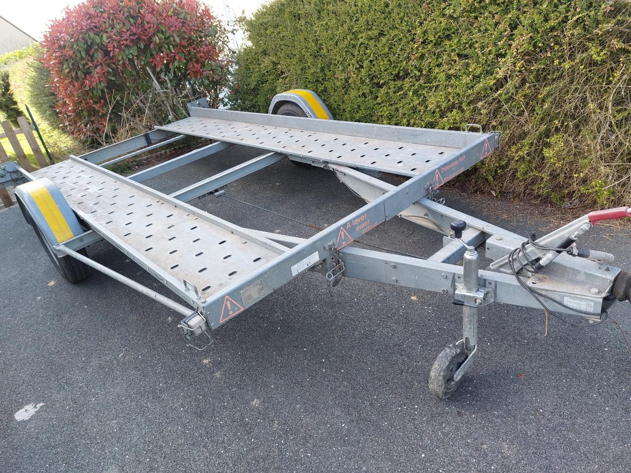 Remorque porte voiture LesAnciennes.com