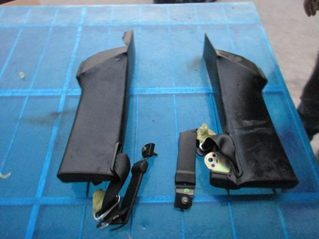 Ceintures de sécurité avant Ferrari Mondial 3.2Qv LesAnciennes.com