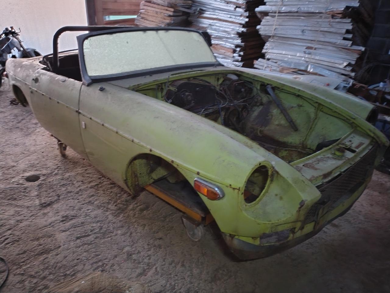 MG MGB - 1977 LesAnciennes.com