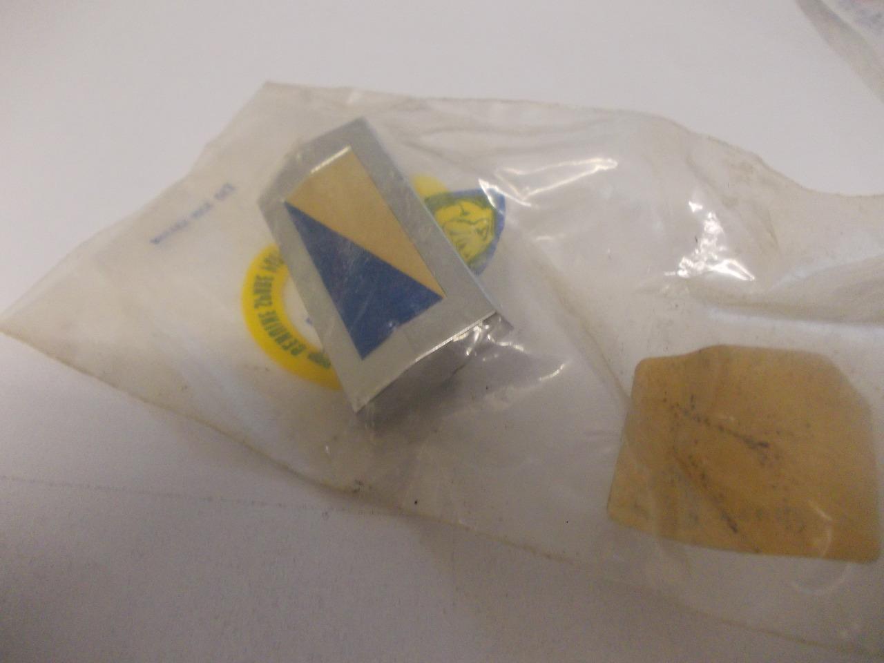 Pininfarina sigle pour PEUGEOT 204 Coupé/Cabriolet LesAnciennes.com