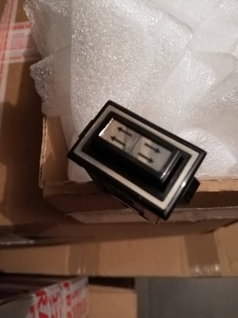 CITROEN DS D BX CX... interrupteur warning neuf LesAnciennes.com