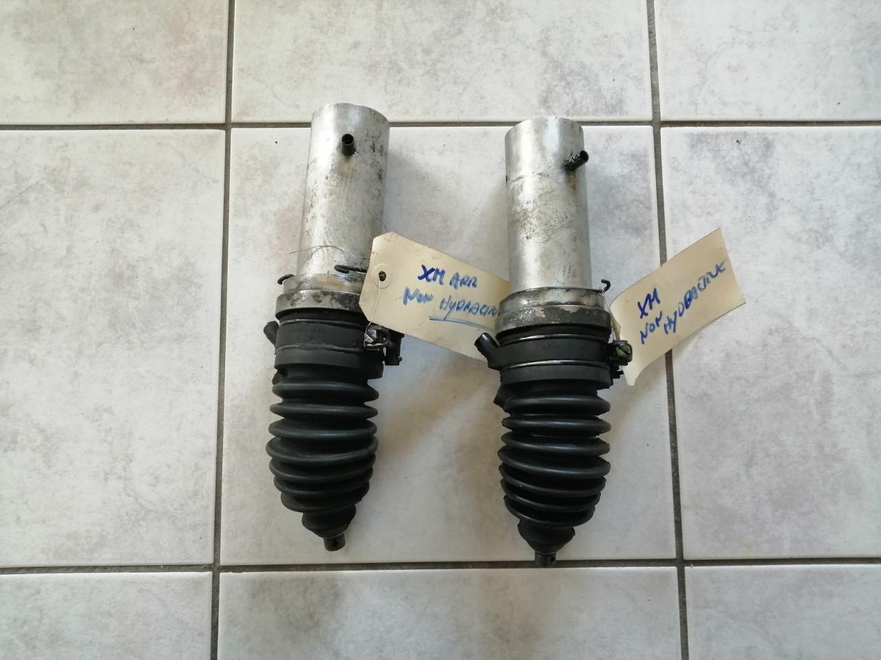 Citroën XM vérin hydraulique arrière sans hydracti LesAnciennes.com