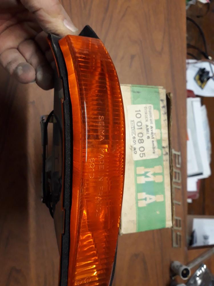 Feu avd CITROEN Ami 6 LesAnciennes.com