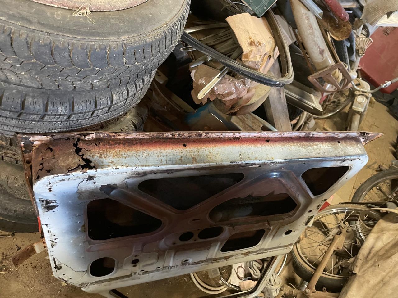 Porte RENAULT 4CV LesAnciennes.com