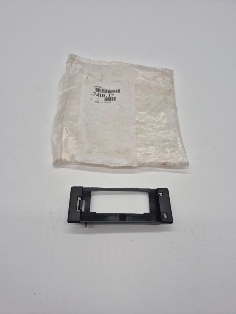 Support Eclaireur de Plaque PEUGEOT 306 LesAnciennes.com