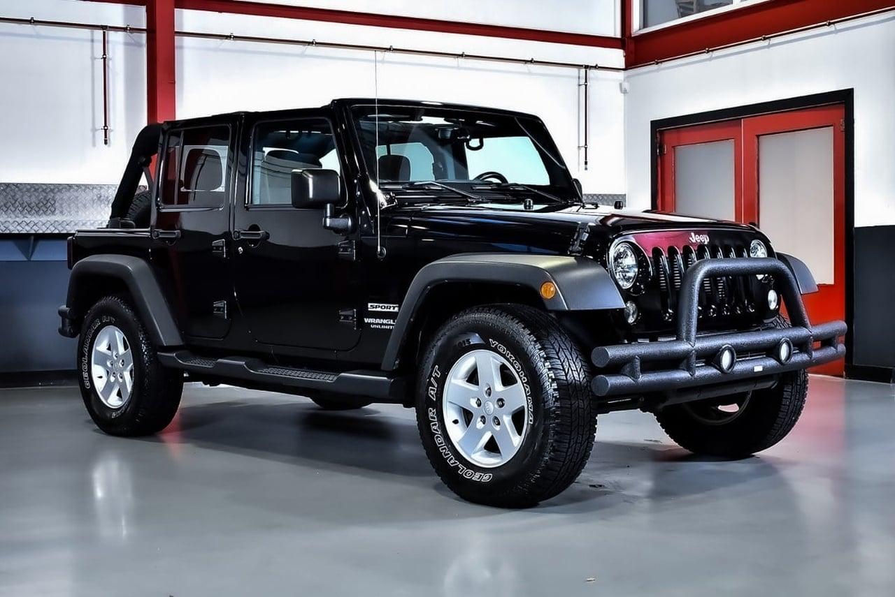 2016 Jeep Wrangler Unlimited 4WD 4dr Sport SUV 220 LesAnciennes.com