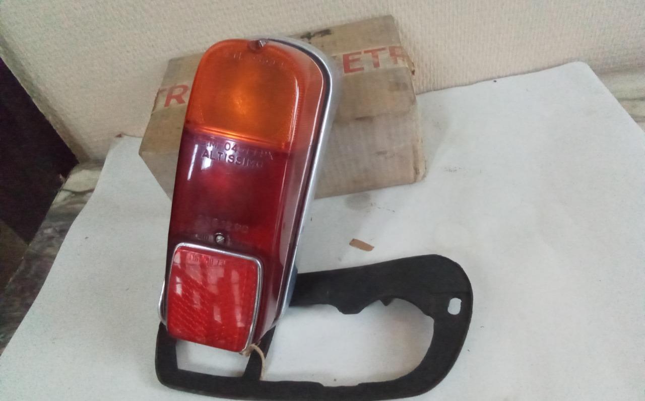 Feu FIAT 600 LesAnciennes.com