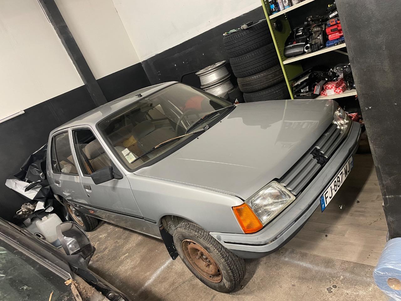 Pièces PEUGEOT 205 SR 1.4 60cv LesAnciennes.com