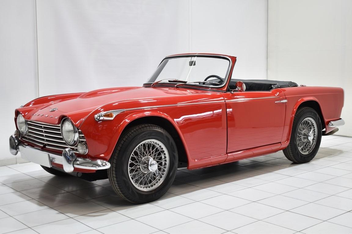 TRIUMPH TR4A IRS - 1966 LesAnciennes.com