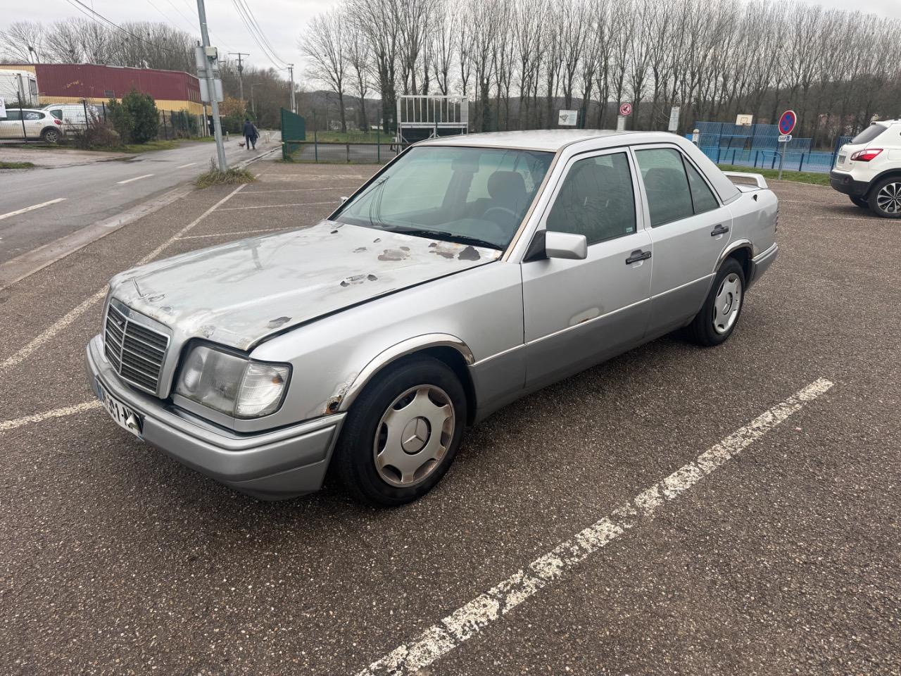 MERCEDES 200 D - 1994 LesAnciennes.com