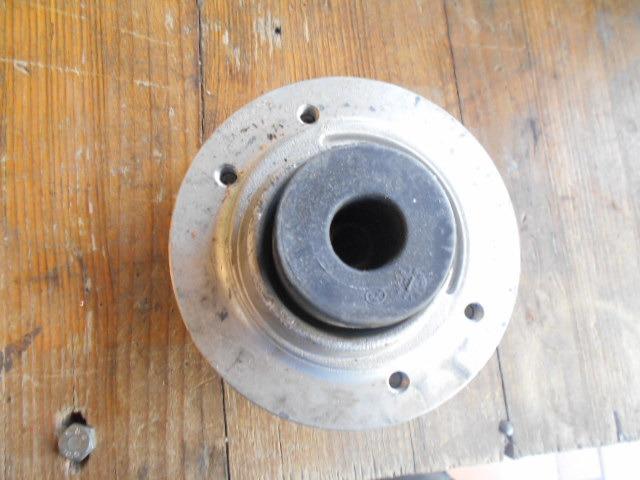 Support de ressort supérieur Ferrari 550 LesAnciennes.com