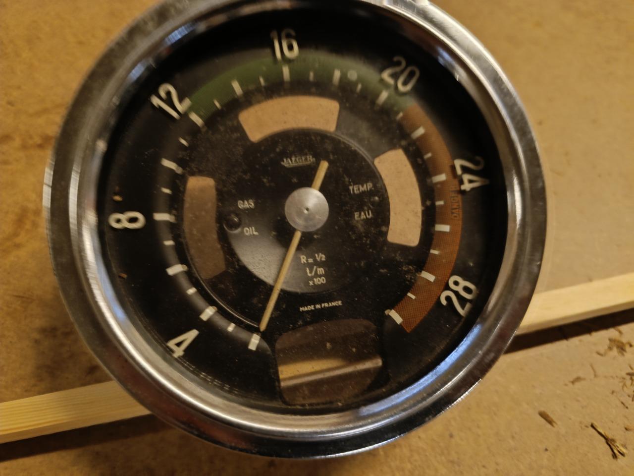 Compte-tours JEAGER compte tour jeager LesAnciennes.com
