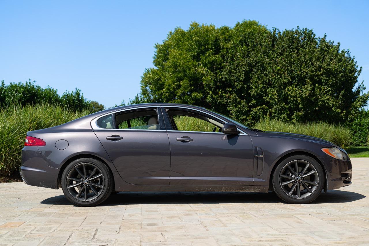 JAGUAR XF 3.0 V6 PREMIUM LUXURY LesAnciennes.com