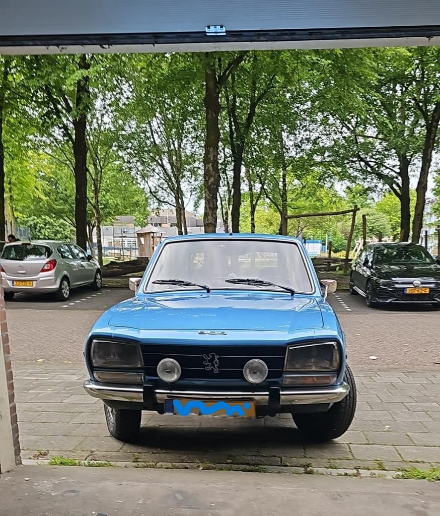 PEUGEOT 504 GR - 1982 LesAnciennes.com