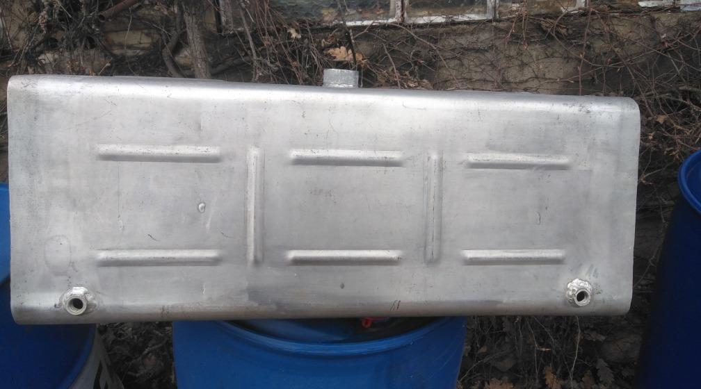 Réservoir carburant alu pour TRIUMPH TR3A et TR3B LesAnciennes.com