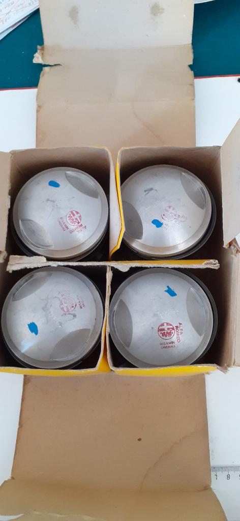 Culasse, pistons ALFA ROMEO 1750 Giulia serie 105 LesAnciennes.com