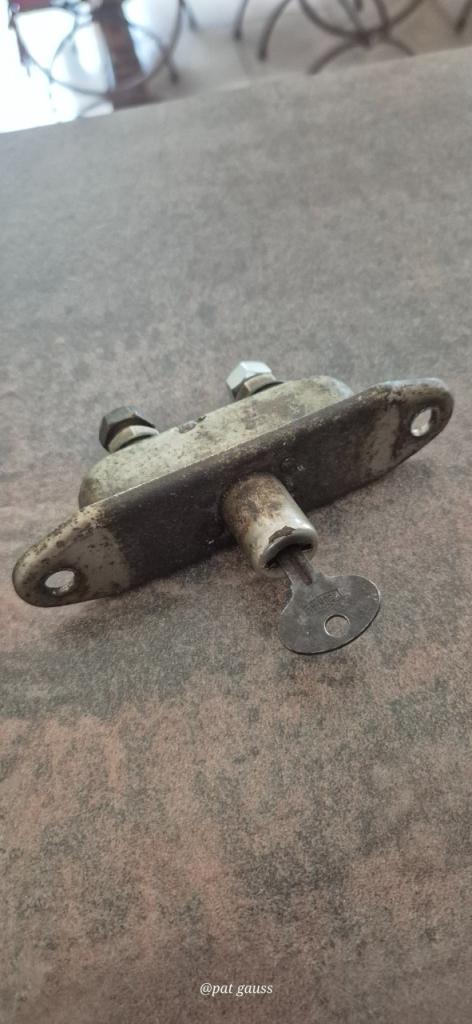 Contacteur DIVERS Tout LesAnciennes.com