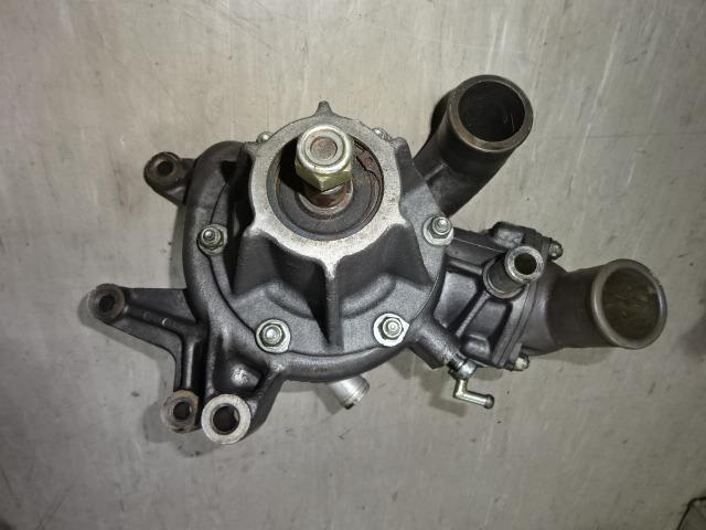 Pompe à eau pour Ferrari 355 LesAnciennes.com