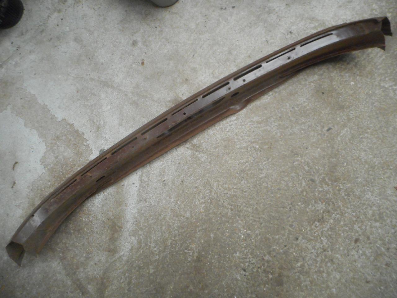 Baie de pare brise RENAULT 8 (R8) LesAnciennes.com