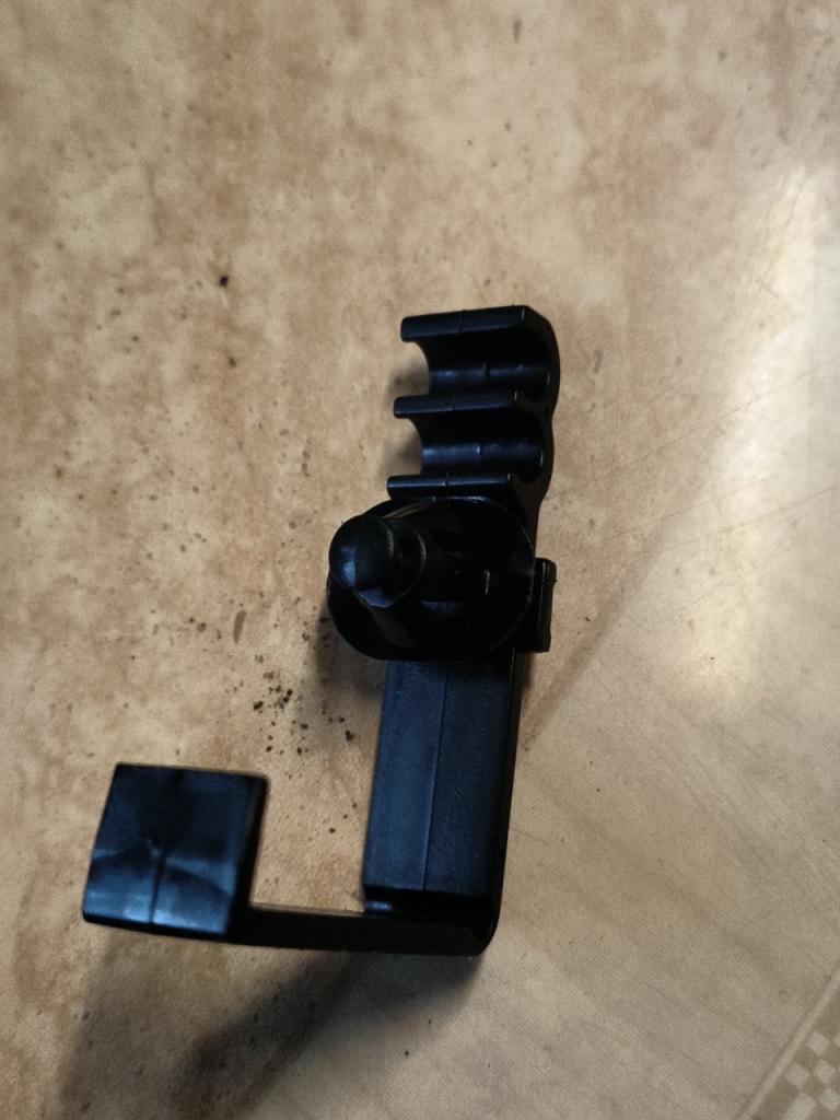 Lot de 3 agrafes de maintien de câblage PSA neuf LesAnciennes.com