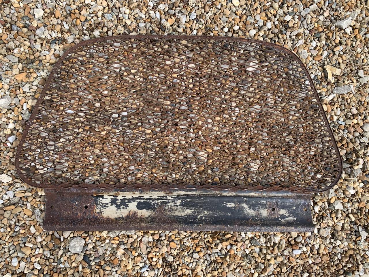 Grille Radiateur pour RENAULT Estafette LesAnciennes.com