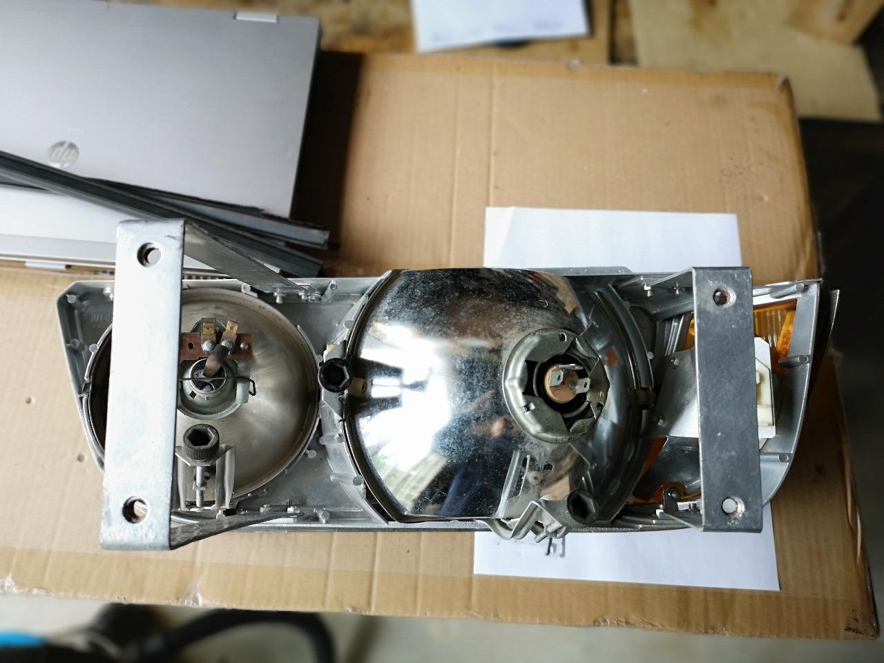Phares BMW 2000C-CA-CS E120 LesAnciennes.com