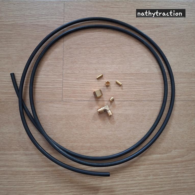 Un kit tube manomètre d'huile TRACTION CITROËN LesAnciennes.com