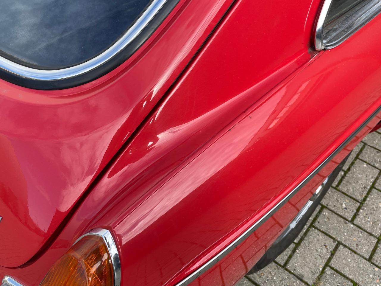 MG MGB GT - 1972 LesAnciennes.com